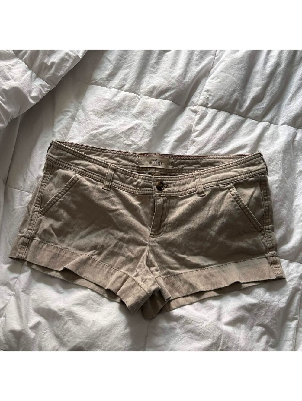 cream y2k hollister mini shorts